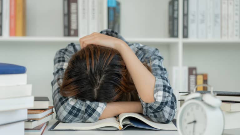 Grace in Weakness: How God Uses Our Struggles for His Glory